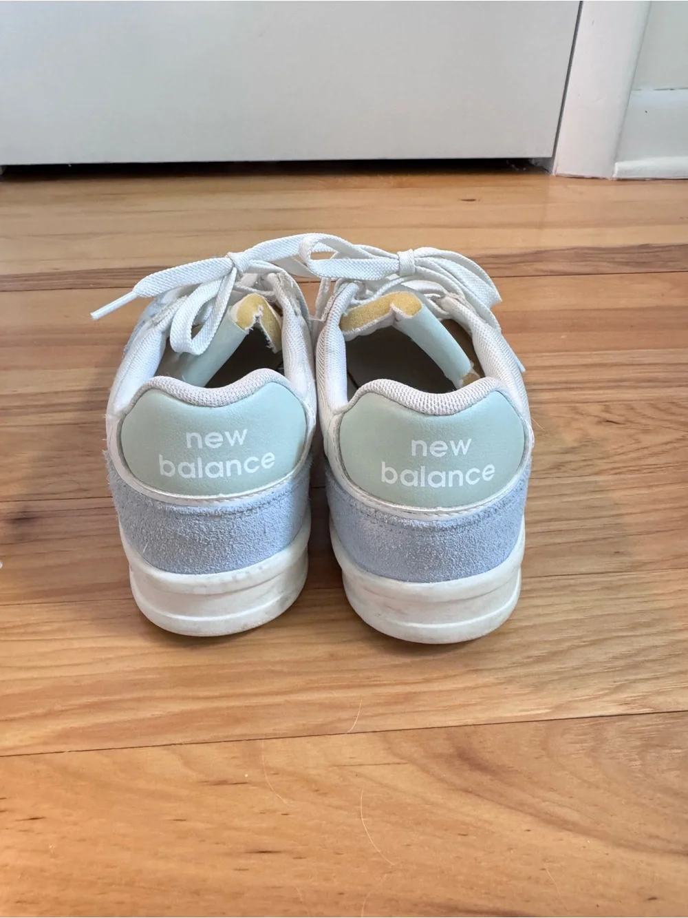 NEW BALANCE WOMEN'S 300 COURT SNEAKERS